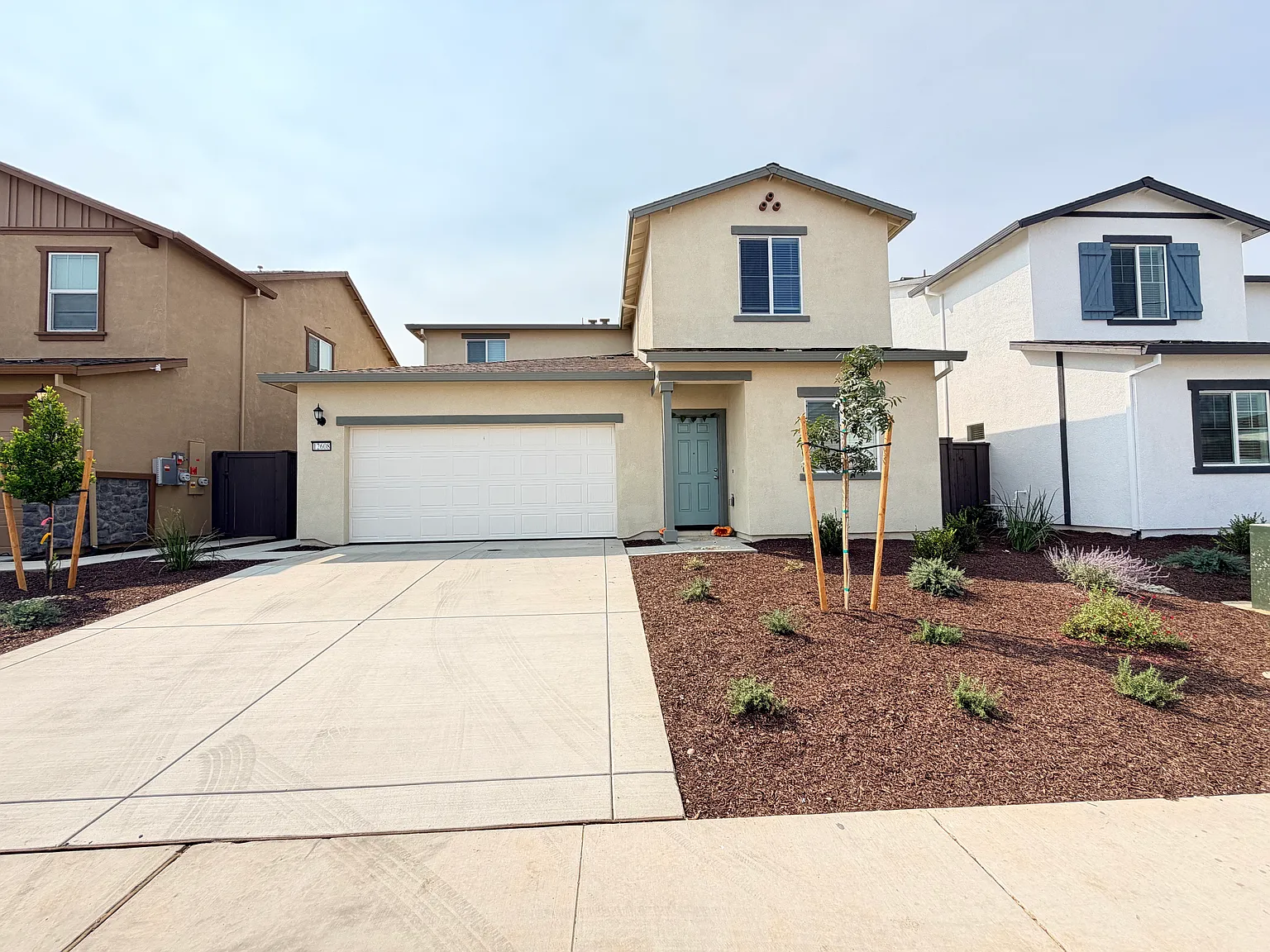 5 bed, 3.5 bath, 2623 sqft, $4,295 — Photo 1