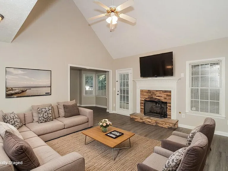 37 Winter Park Ln — Photo 4