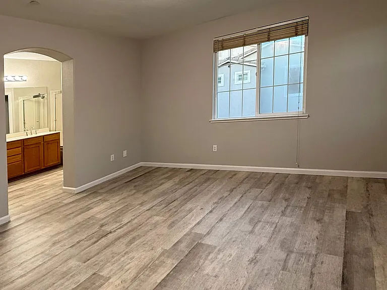 2090 Sierra View Cir #3 — Photo 12