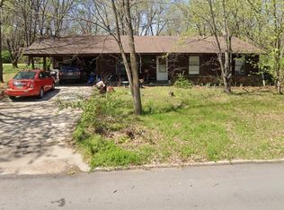 2215 S Coleman Ave, Fayetteville, AR 72701