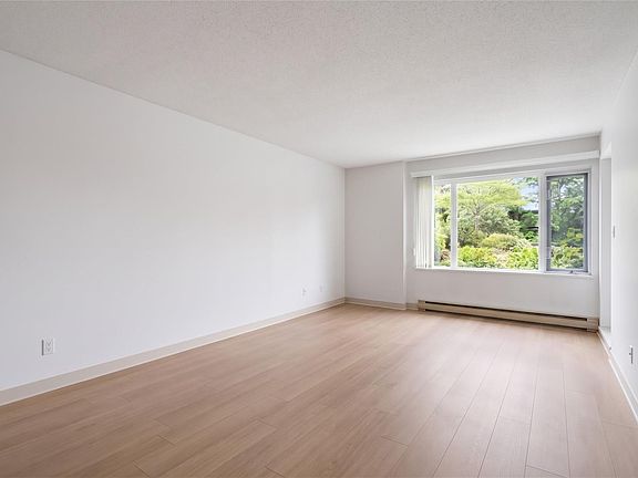 5th image of 103 Gorge Rd E #104