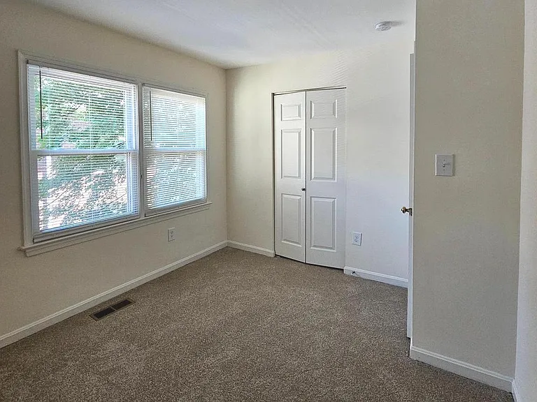 1119 N Stuart St #B — Photo 16