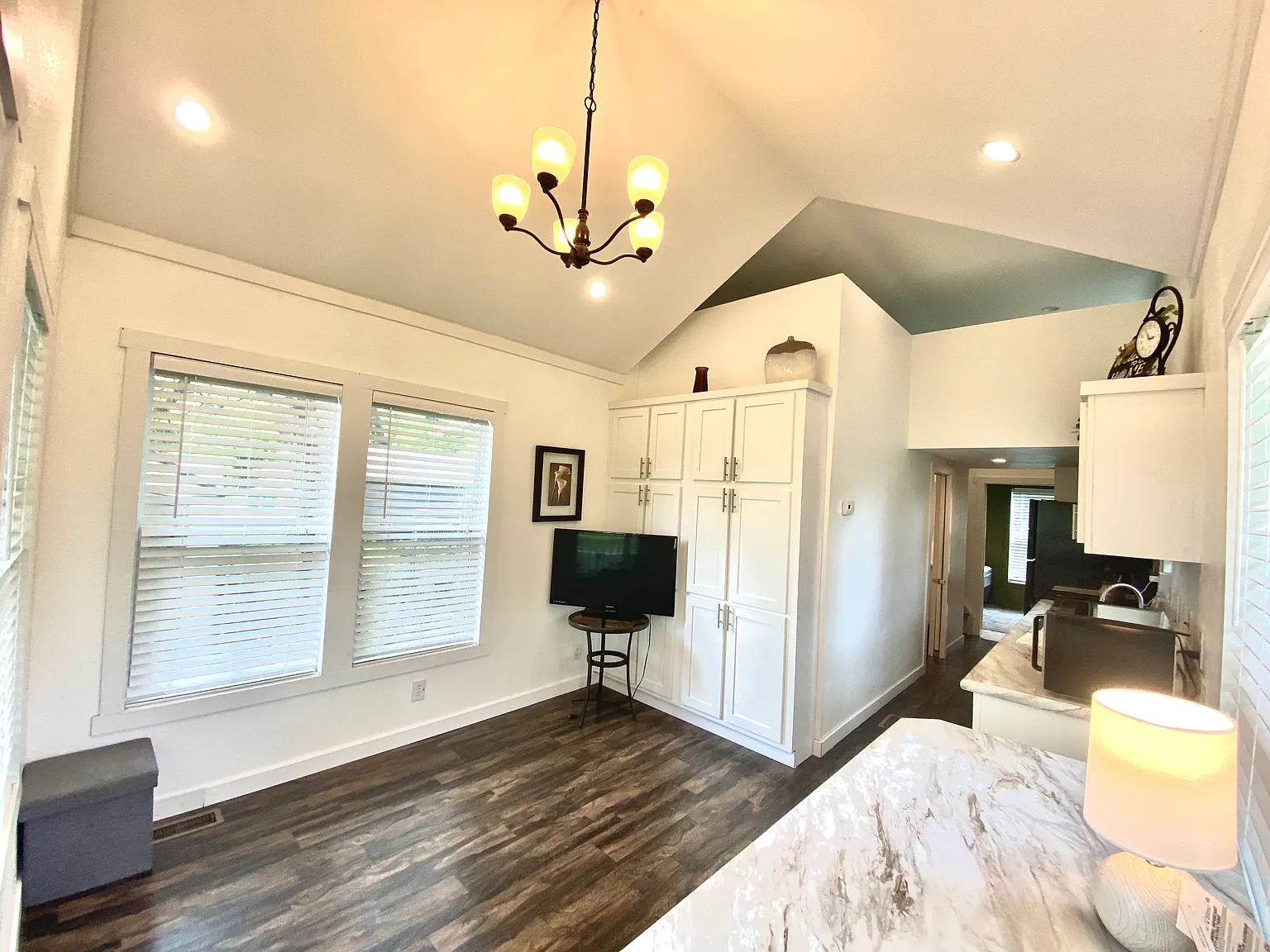 1 bed, 399 sqft, $1,200 — Photo 3