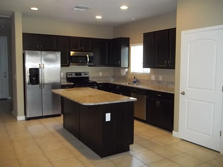 41094 W Somers Dr — Photo 2