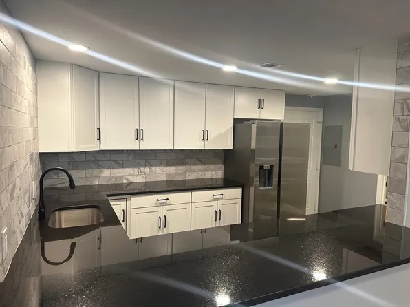 181 Littleton Rd Unit 327, Chelmsford, MA 01824