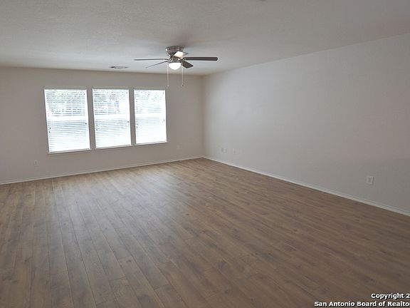 4th image of 8746 Veranda Ct