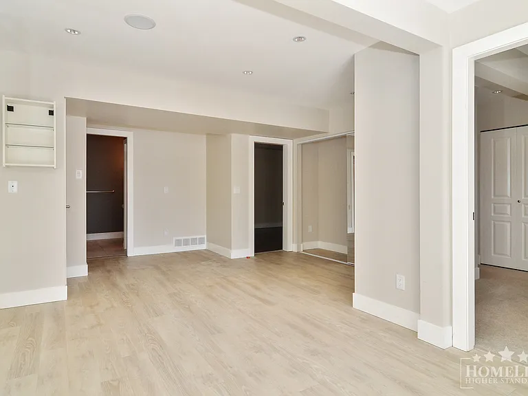 15728 Buena Vista Ave #HOUSE — Photo 20