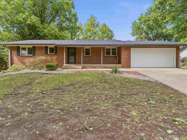 2824 Nevada St, Manhattan, KS 66502
