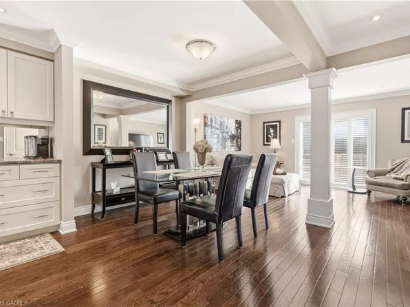 1528 Westminster Pl, Burlington, ON L7P 2B5