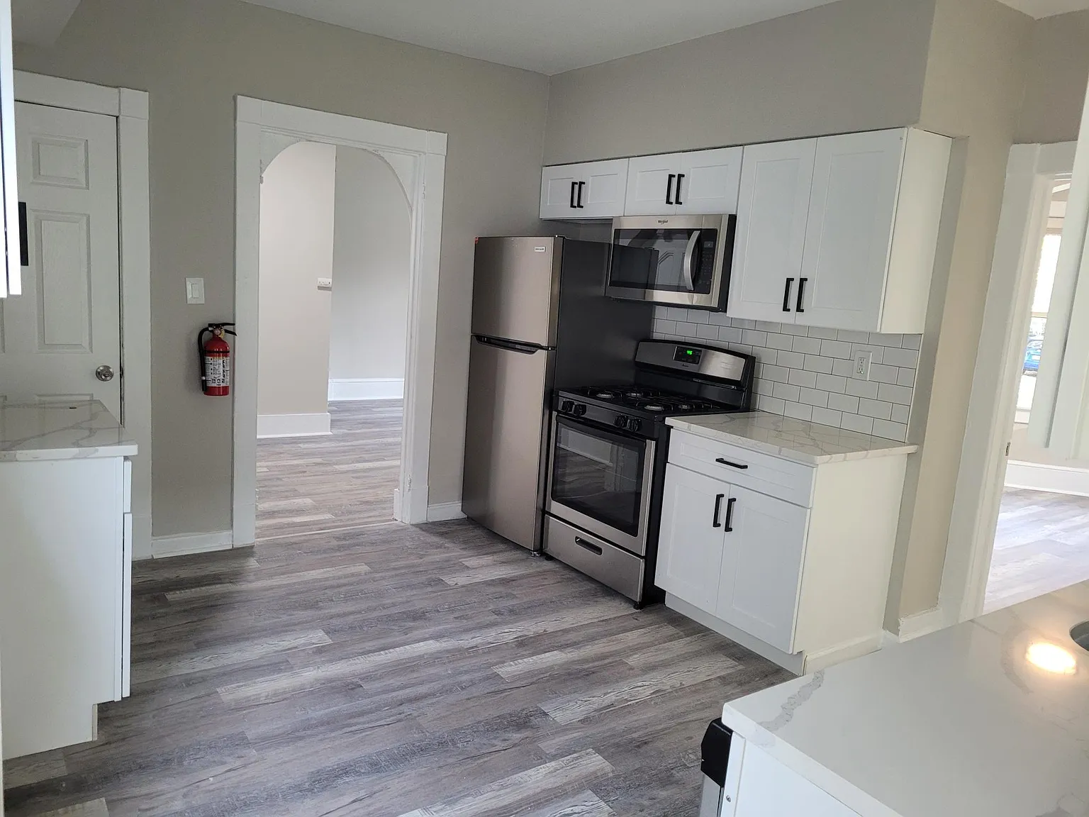 1 bed, 1500 sqft, $2,400 — Photo 3