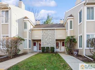 43 Chatham Sq, Parlin, NJ 08859