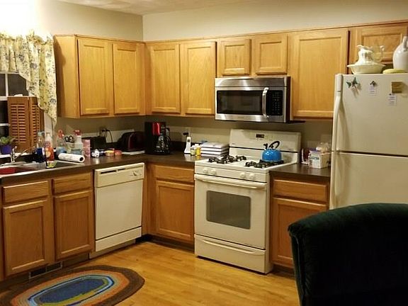 3rd image of 74 Metcalf Ave