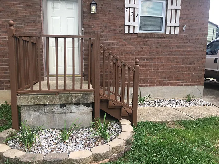 703 Brian Ct — Photo 4