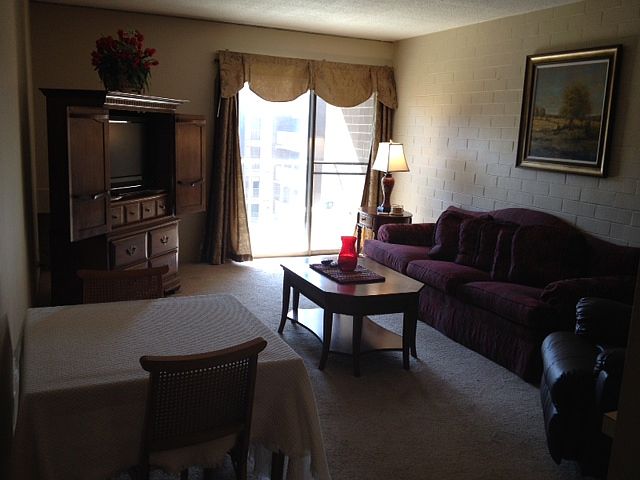 1st image of 2106 Kanawha Blvd E
