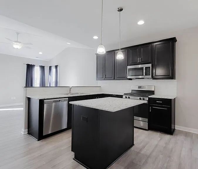 3275 Shoal Way — Photo 1