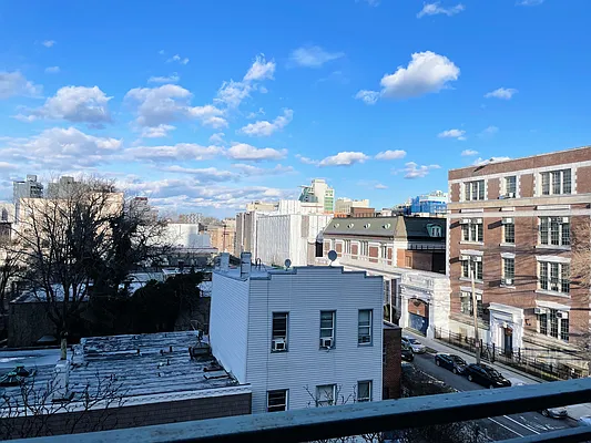 Rented by Nest Seekers International | media 8