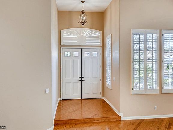 4th image of 2109 Scarlet Rose Dr