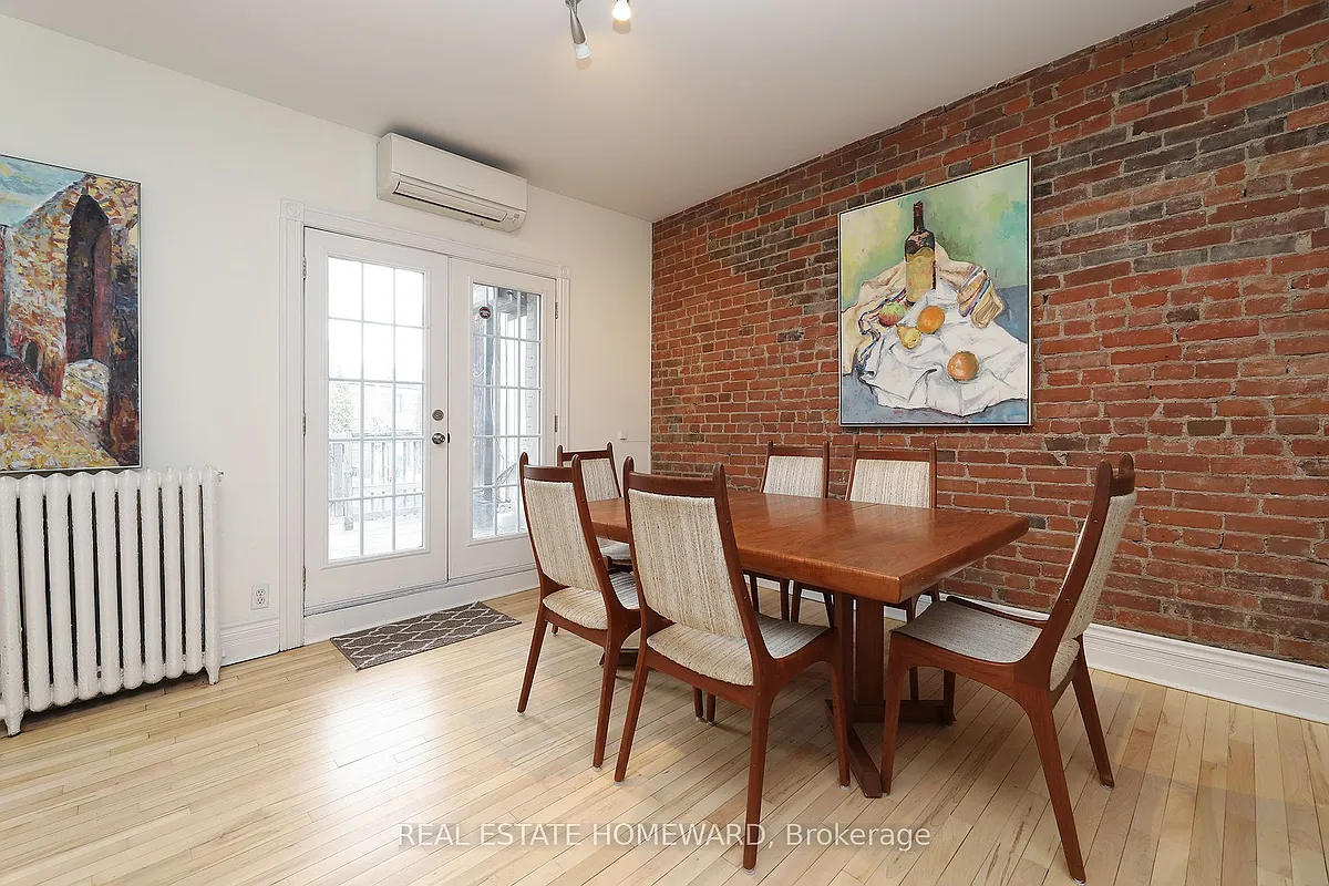 Building Photo - 1378 Queen St E #2