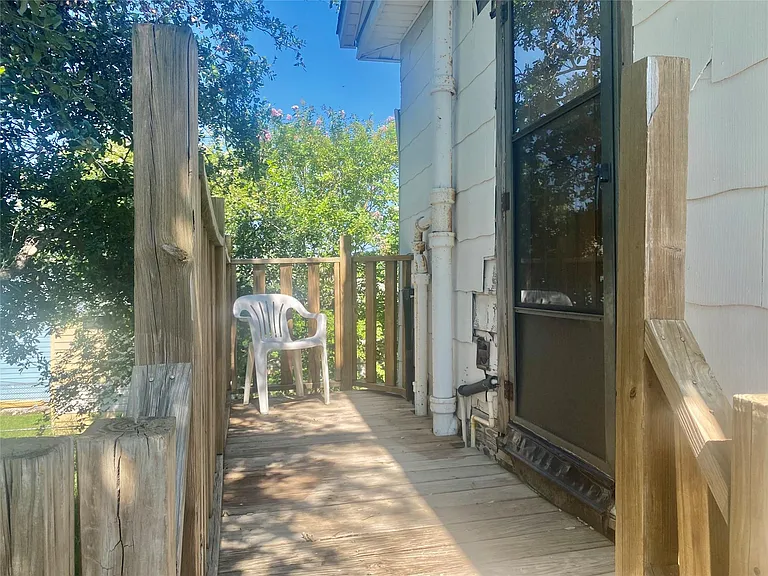 5618 Avenue L #UP — Photo 9