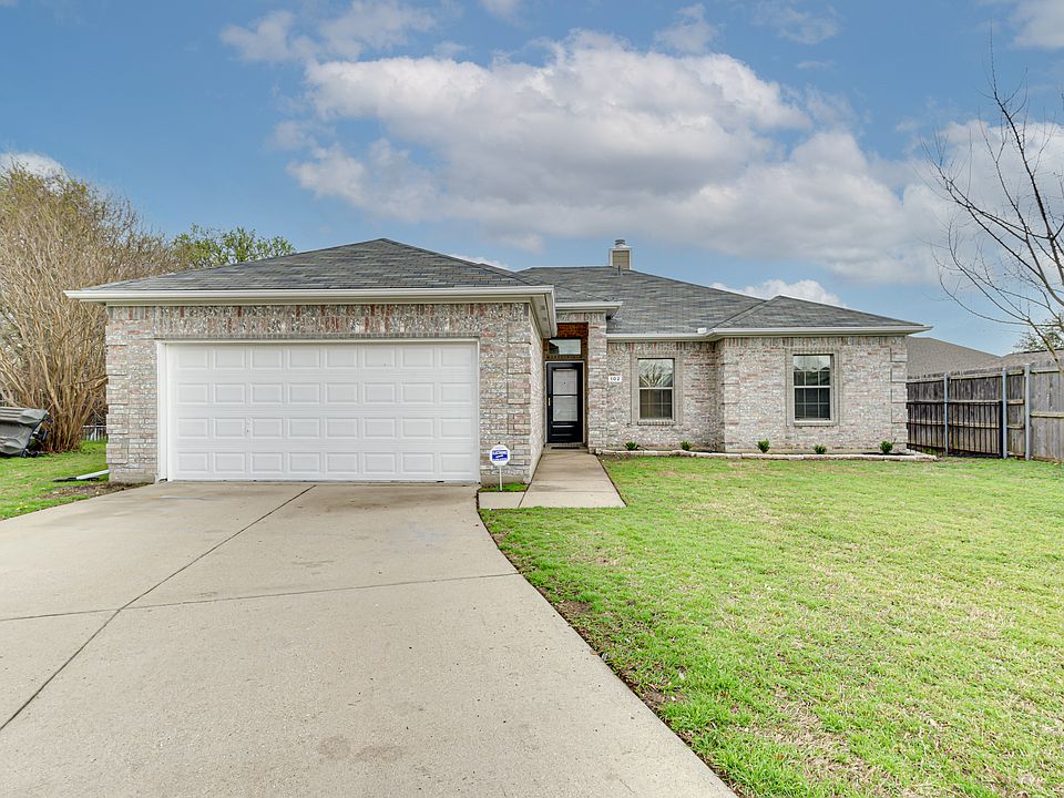 1st image of 102 Paloma Cir