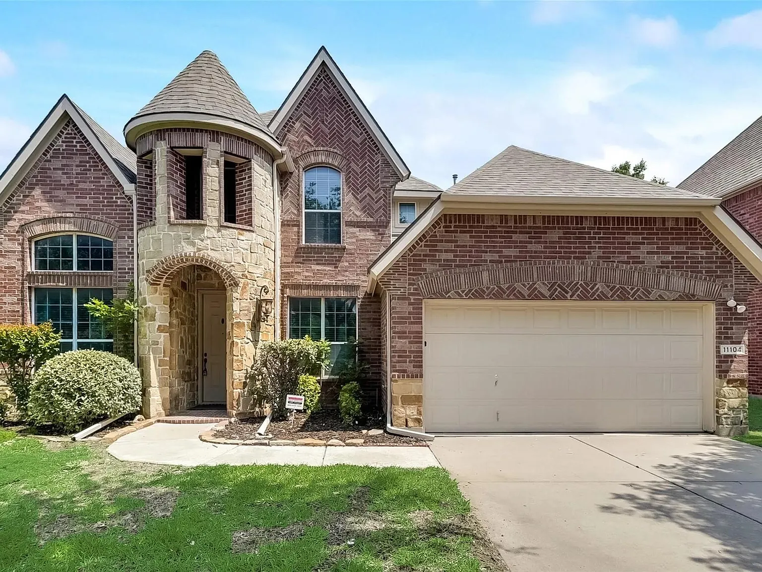 11104 Seguin Dr — Photo 1