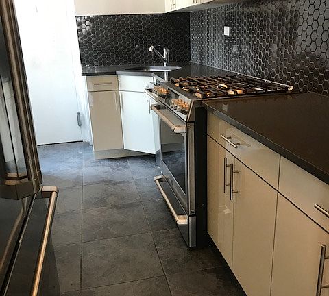3rd image of 207 W 106th St APT 10E
