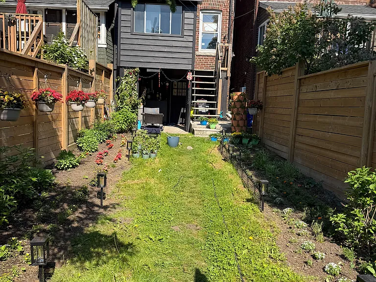 43 Kingston Rd — Photo 24