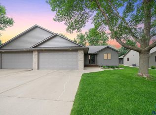 4008 S April Pl, Sioux Falls, SD 57103