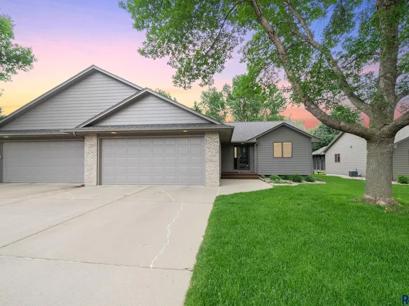 4008 S April Pl, Sioux Falls, SD 57103
