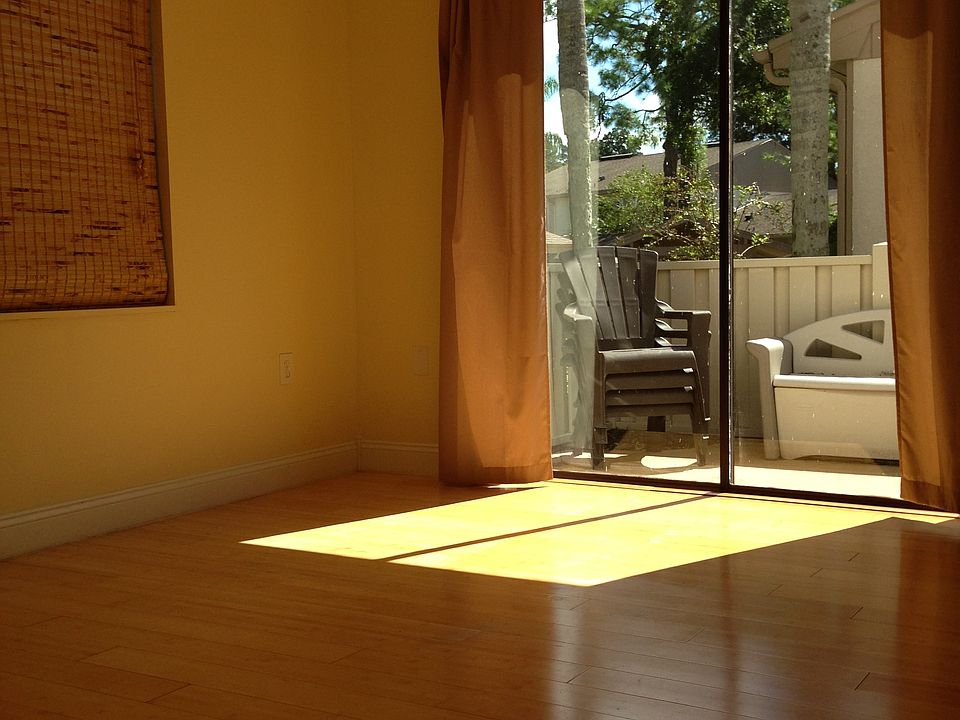 1st image of 20 Sylvia Pl