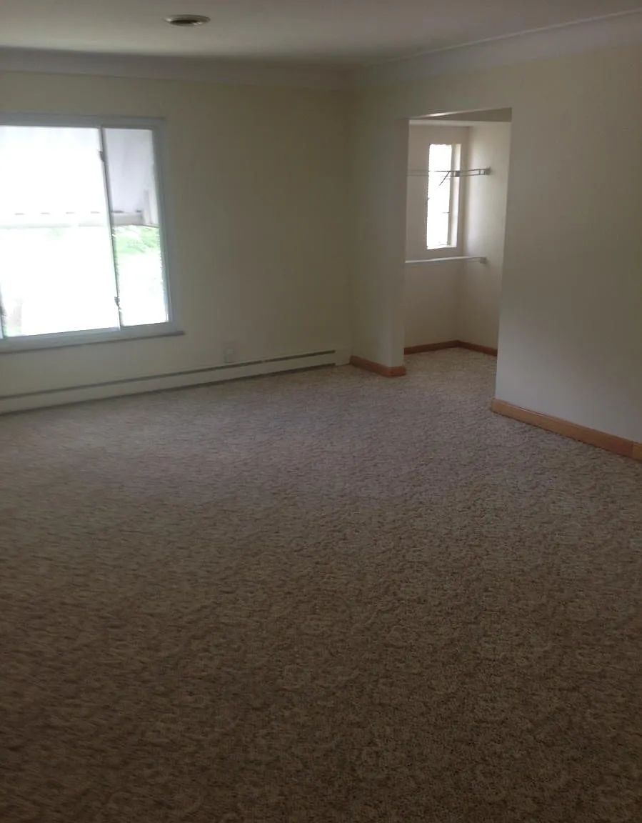 2 bed, 1100 sqft, $1,300 — Photo 3