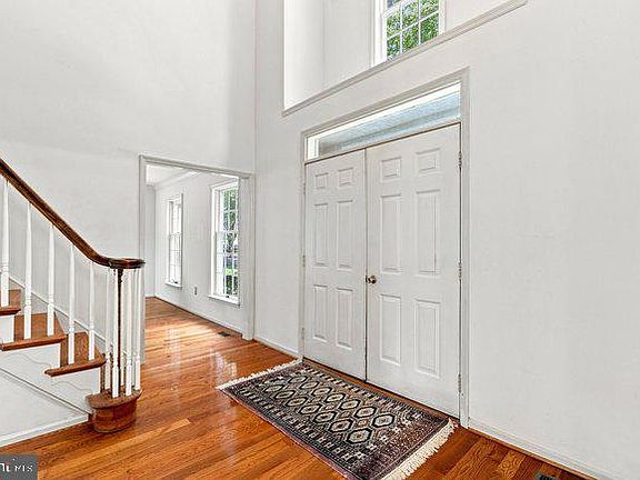 5th image of 1840 Meredith Ln