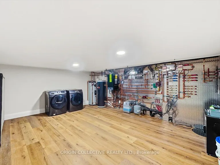 79 Wilson St E — Photo 21