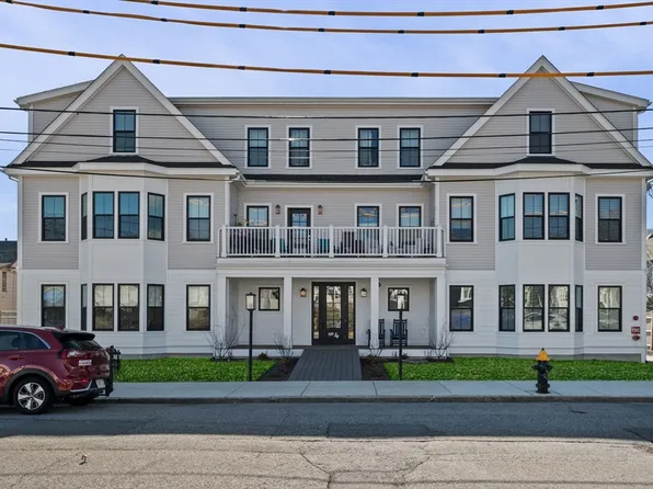 4 Anawan Ave Suite 1, West Roxbury, MA 02132