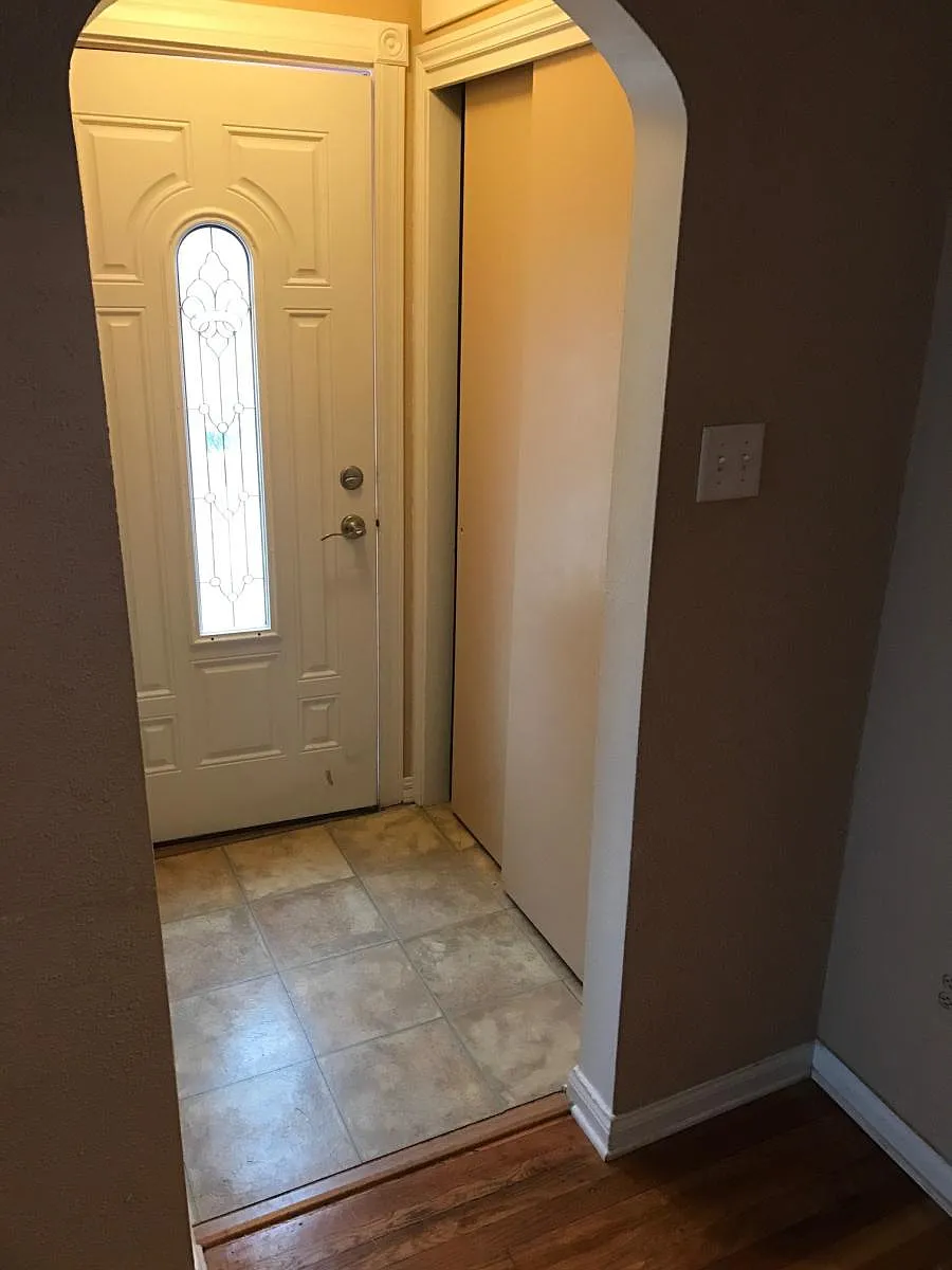 Entry way - 2220 37th St