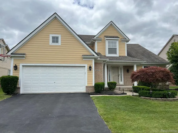 4579 Lilly Ct, West Bloomfield, MI 48323