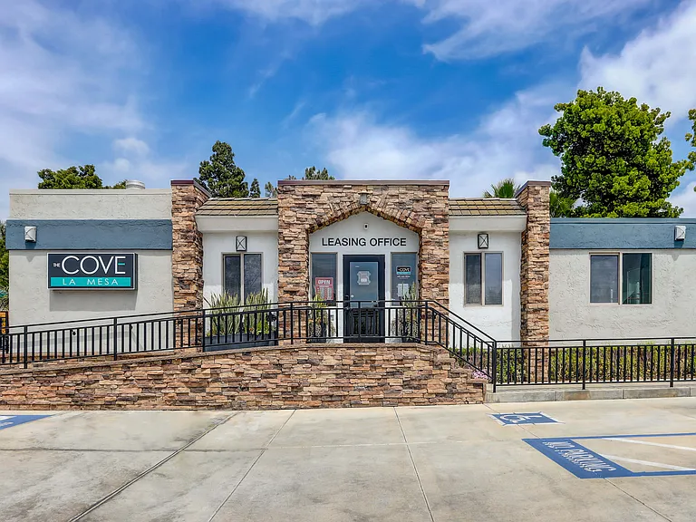 Cove La Mesa — Photo 25
