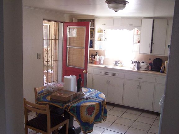 4th image of 3226 E Towner St