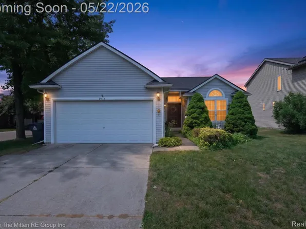953 N Newburgh Rd, Westland, MI 48185