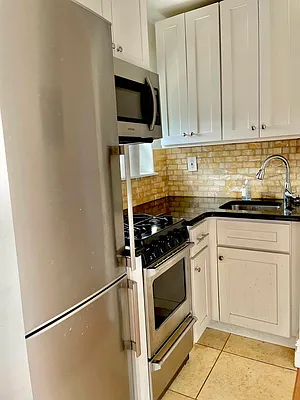 Rented by CitySites Real Estate Group | media 18