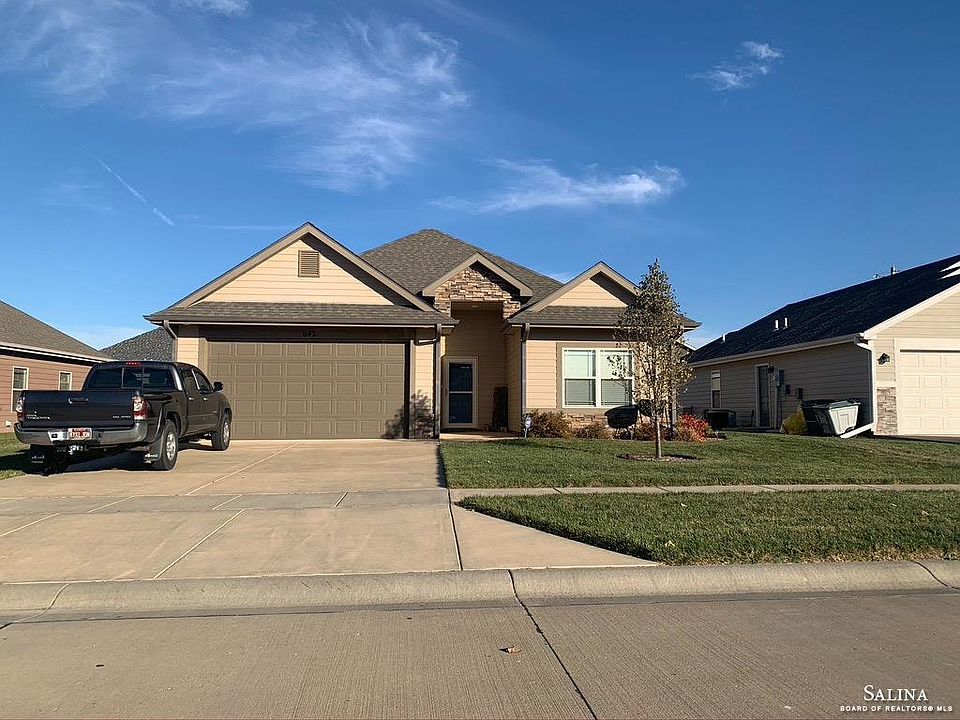 1st image of 643 Quail Hollow Dr