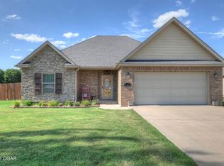 821 Nicholas Ln, Carl Junction, MO 64834