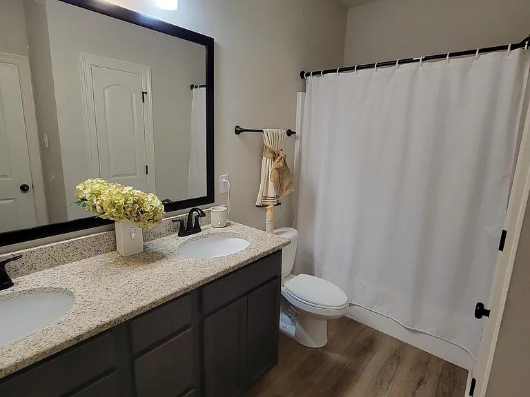 10165 Patrick Dr — Photo 28
