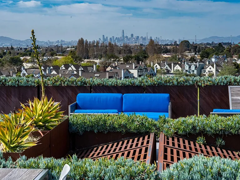 Panomar Luxury Apartments — Photo 7