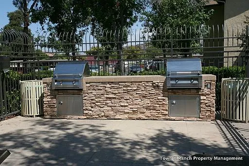 1423 Graves Ave #215 — Photo 12
