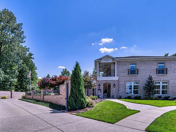3rd image of 8096 Wyngate Cir