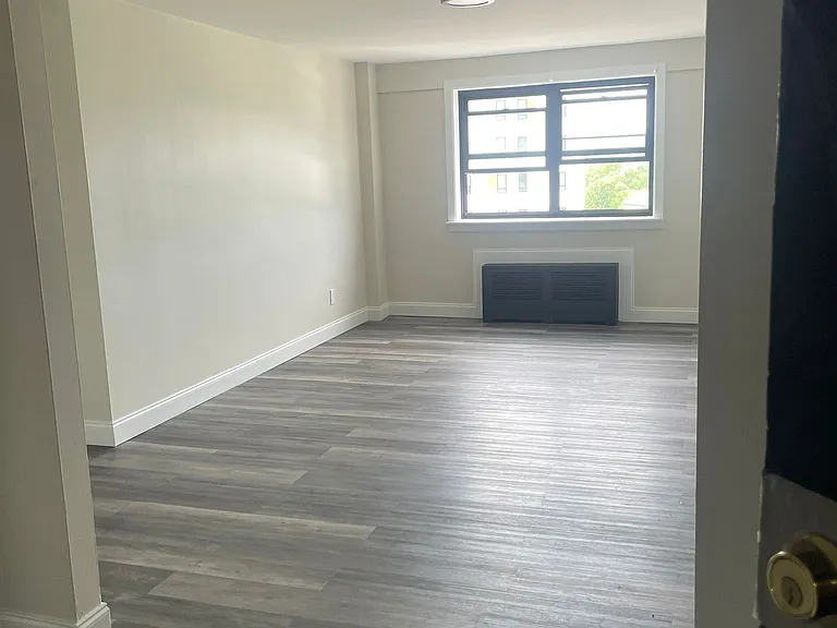 111 Washington St #2G — Photo 6