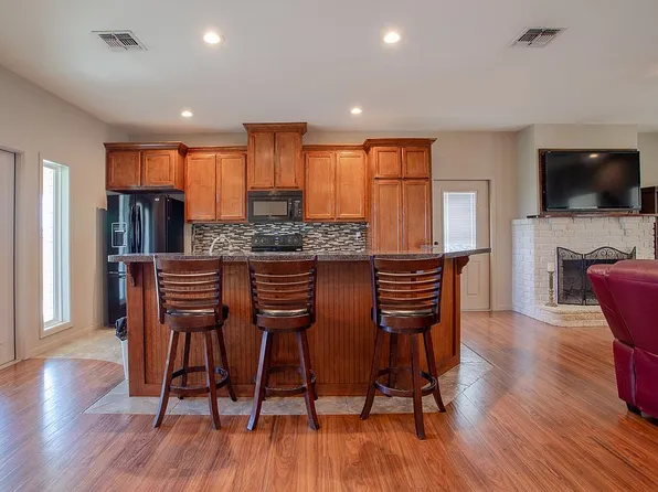 394 Sunrise Bay Dr, Port Lavaca, TX 77979