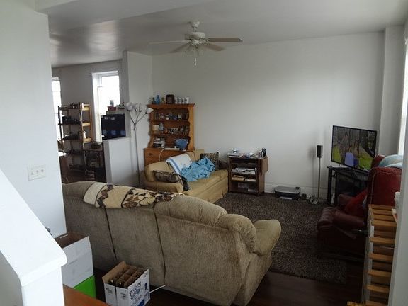 3rd image of 2022 W McLean Ave APT 3F