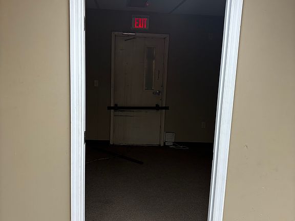 4th image of 6016 E Columbus Dr